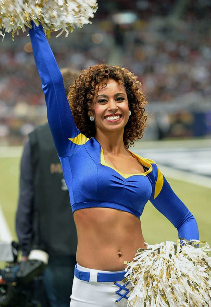 BEAUIFUL LOS ANGELOS RAMS CHEERLEADER AUTUMN 8X10 Photo