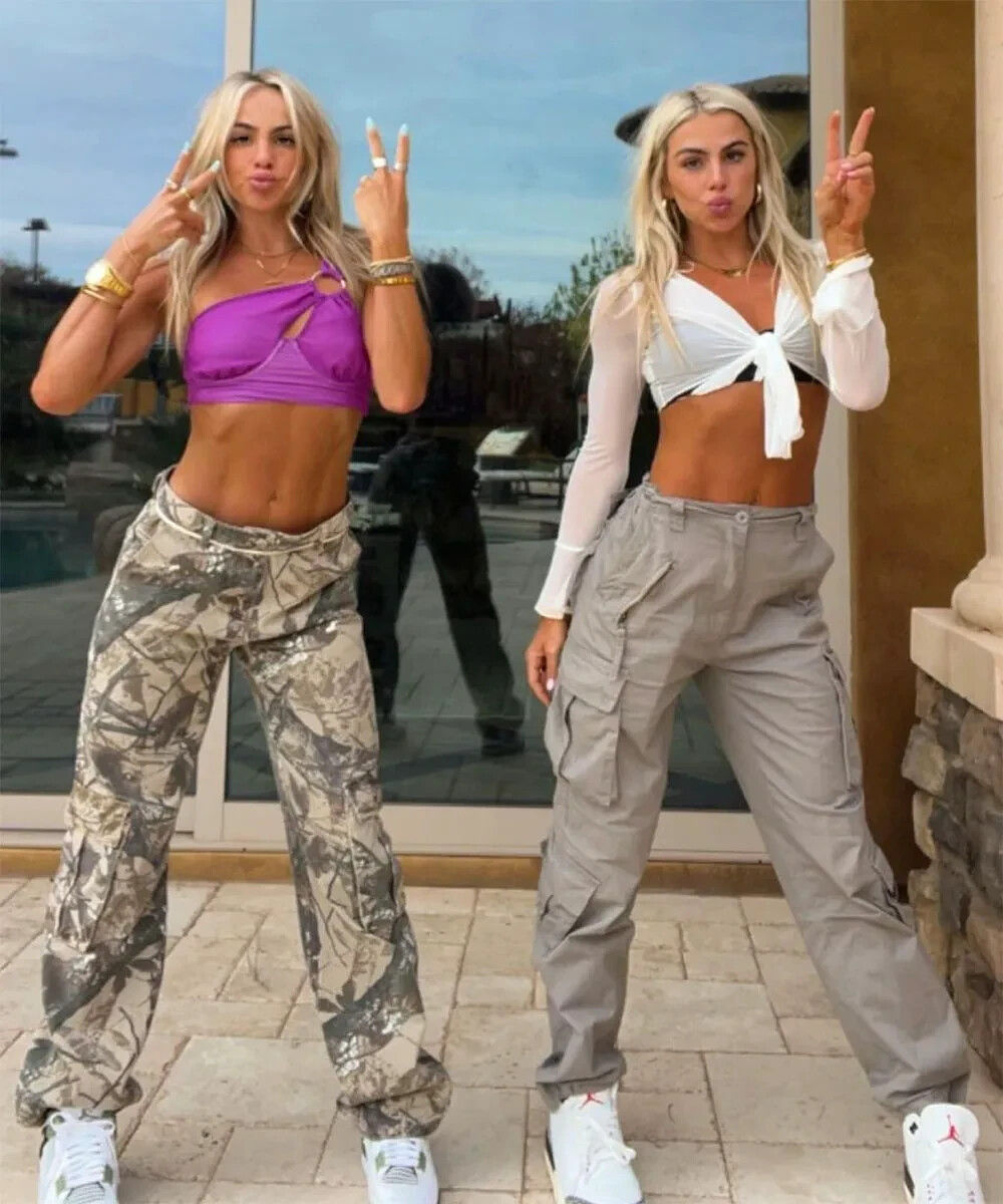 BEAUIFUL TWINS HALEY CAVINDER & HANNA CAVINDER 8X10 Photo