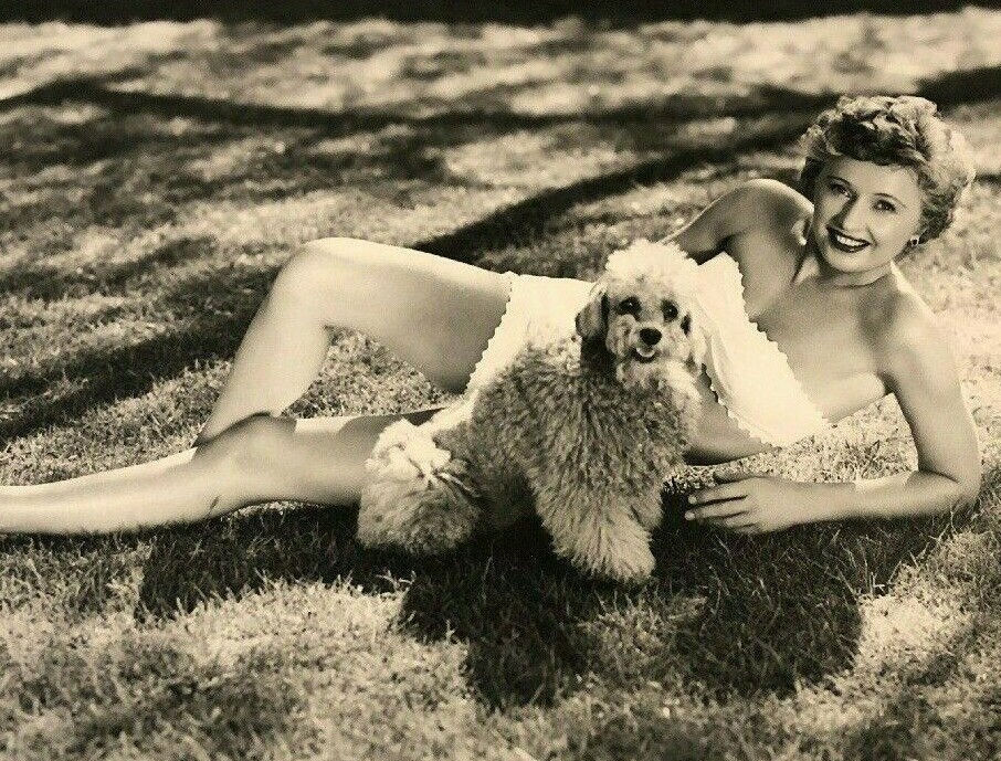 BARBARA STANWYCK 8x10  Photo
