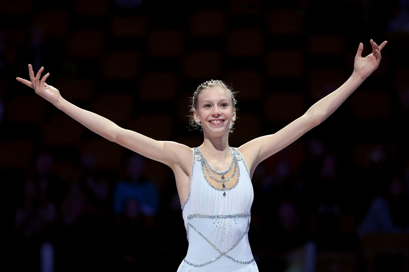 BEAUTIFUL AMERICAN FIGURE SKATER POLINA EDMUNDS 8X10 Photo
