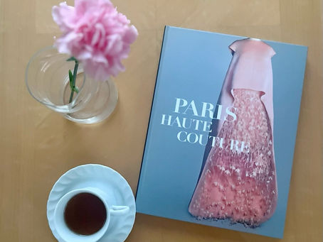 お気に入りの本と紅茶で。
