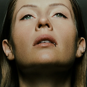 Para este 2026, la belga llega a EDC México en un momento de expansión creativa total. 