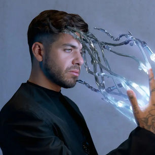 Matteo Milleri diseñó el proyecto como una experiencia audiovisual total.