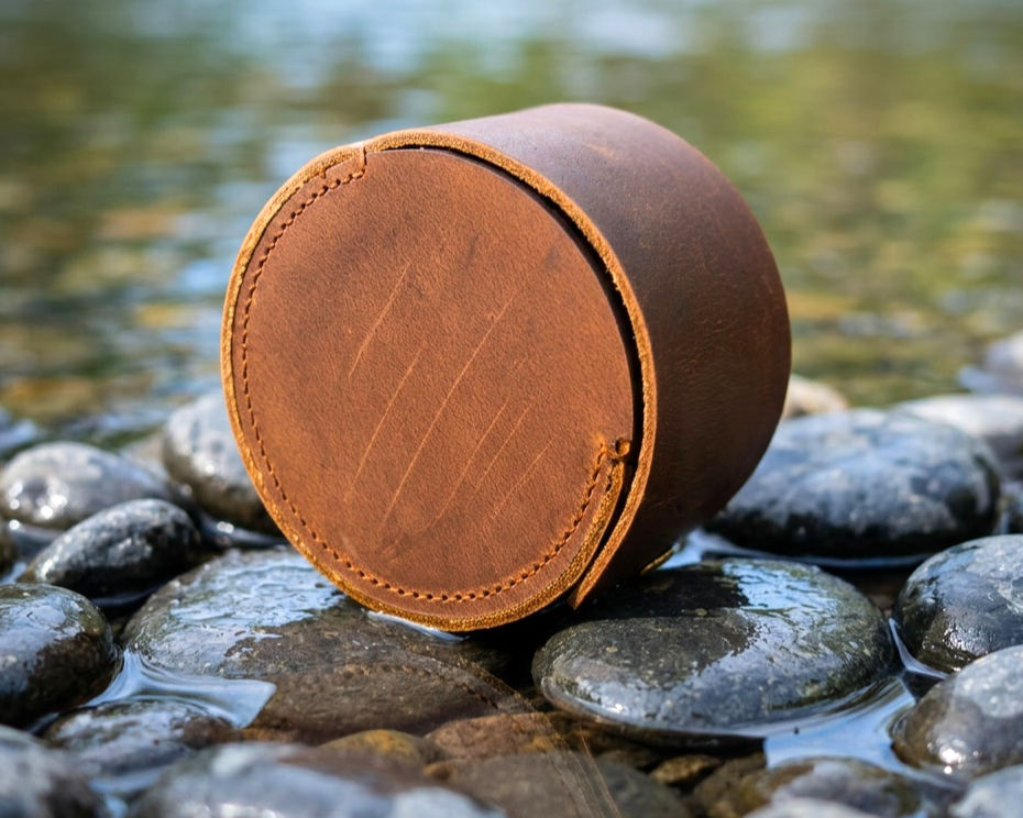 Thumbnail: leather reel case