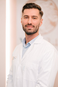Dr. Baradács István
