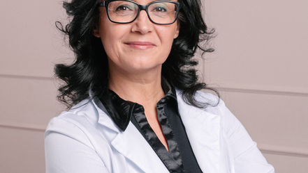 Ágoston Terézia, szülésznő