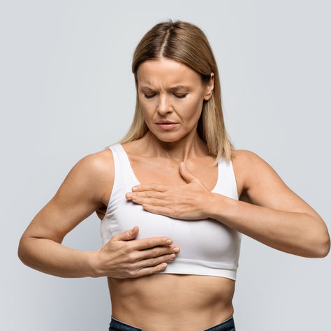 Mellfájdalom vagy csomó? Mikor gyanakodjak komolyabb bajra?