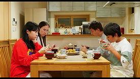 FamilyDinner_01.jpg