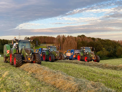 Fendt Schlepper bei der Ernte