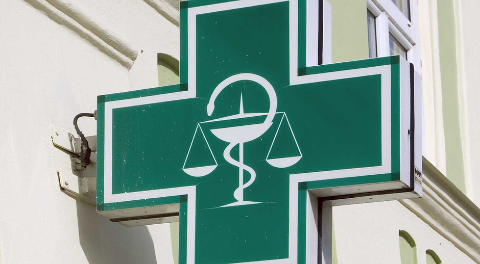 Green pharmacy sign