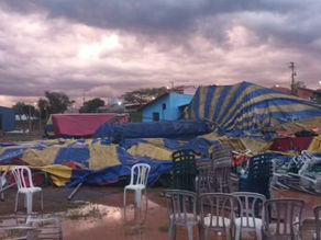 Temporal derruba estrutura de circo em Capela do Alto