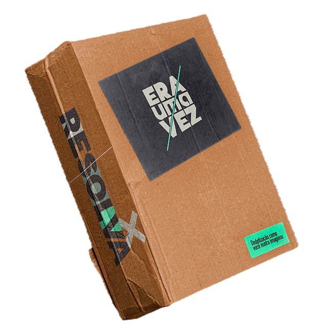02_Worn-out-mailer-box_By-Mocku_edited.png