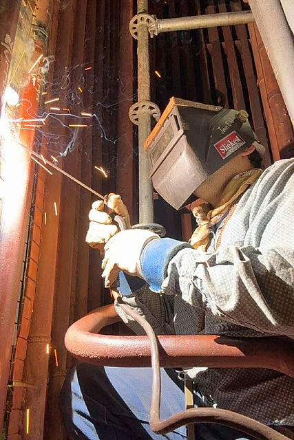 worker-welder-2-DpXbDPA5.jpeg