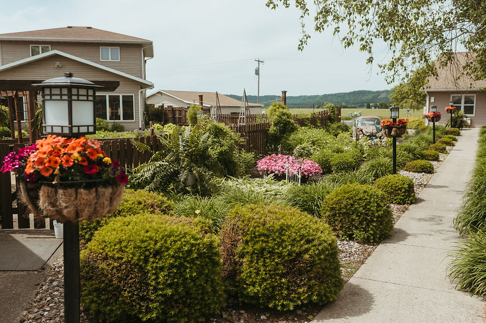 SPRING GREEN MOTEL