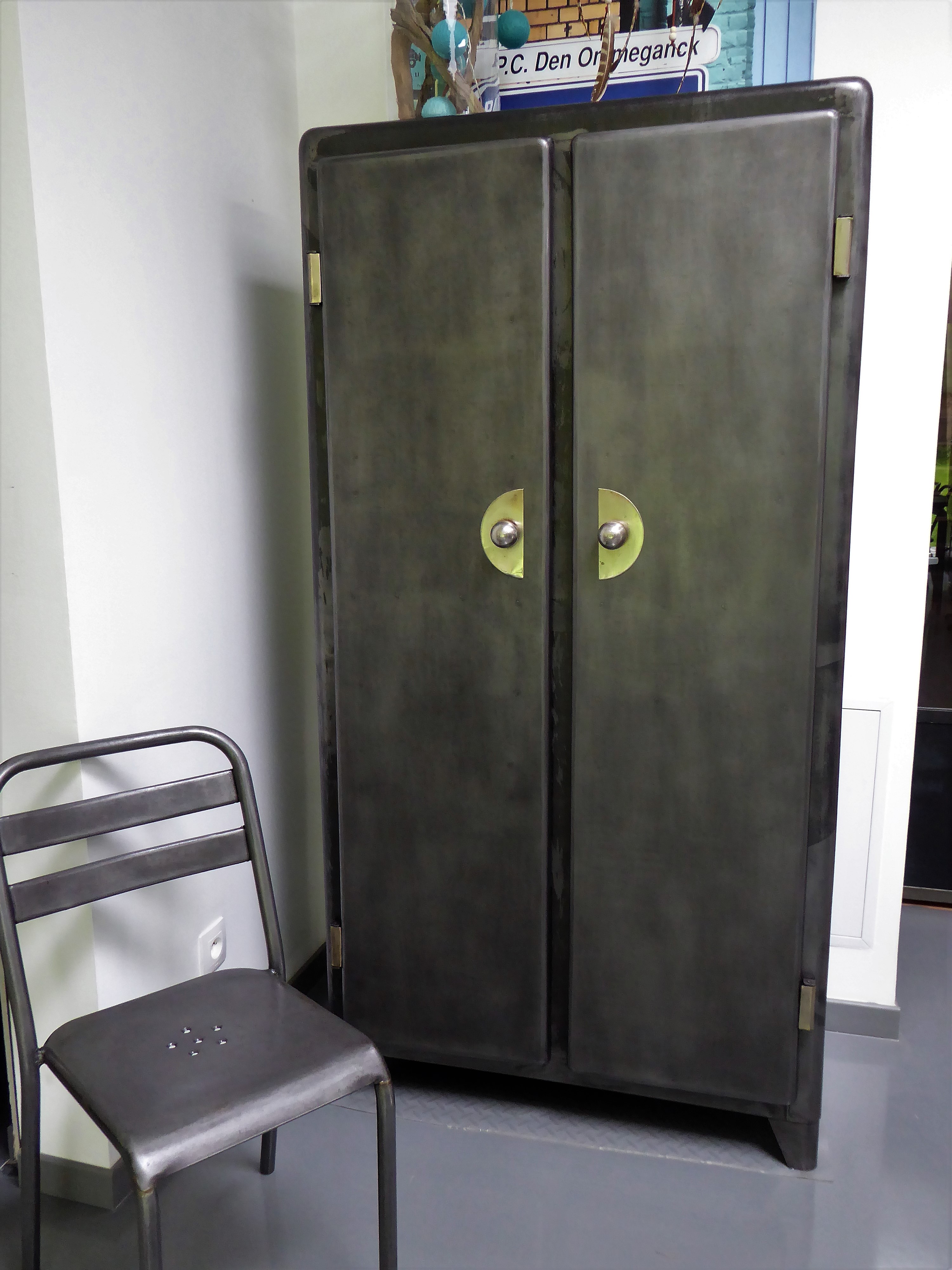 armoire vintage en métal
