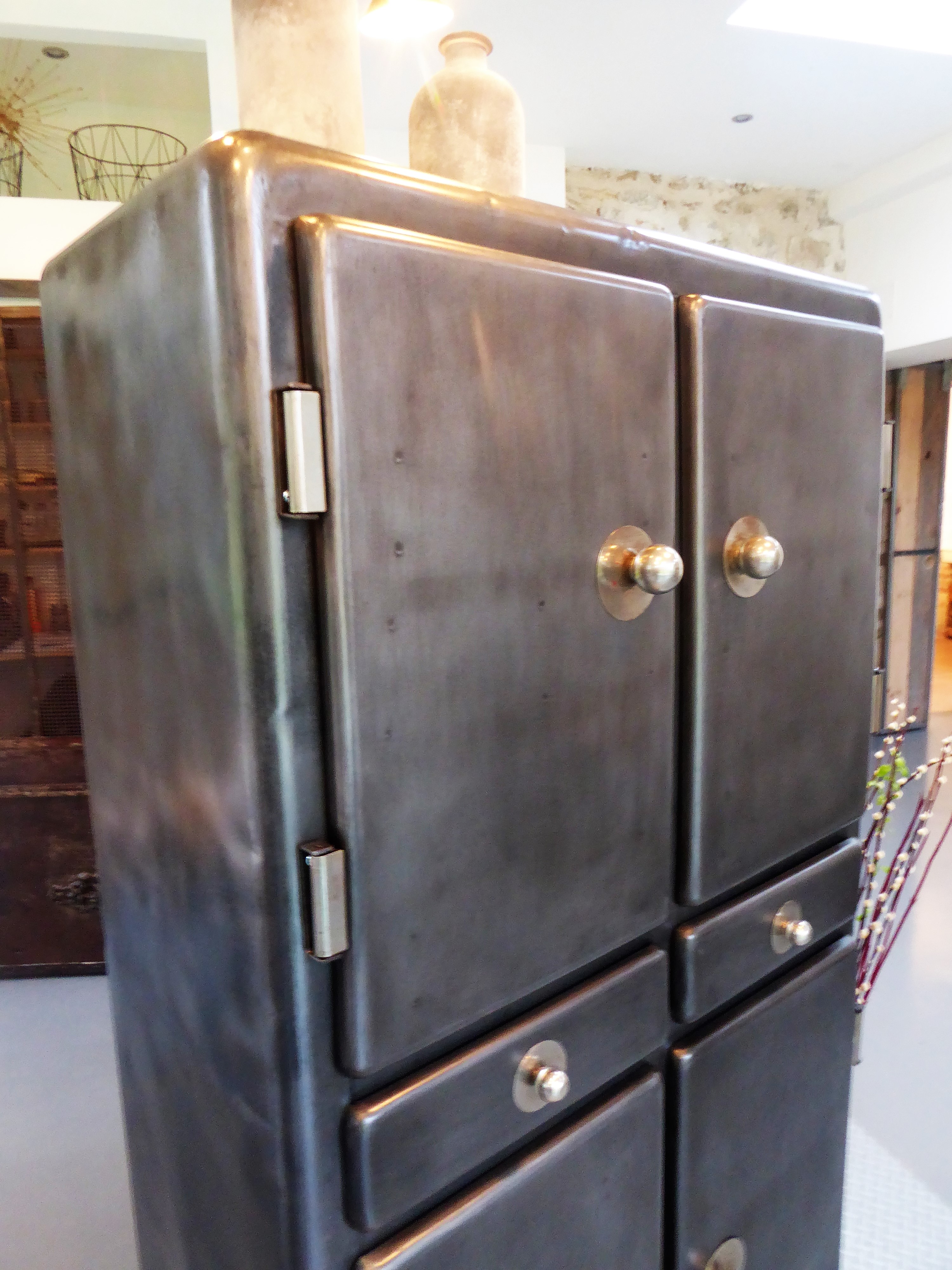 armoire vintage en métal