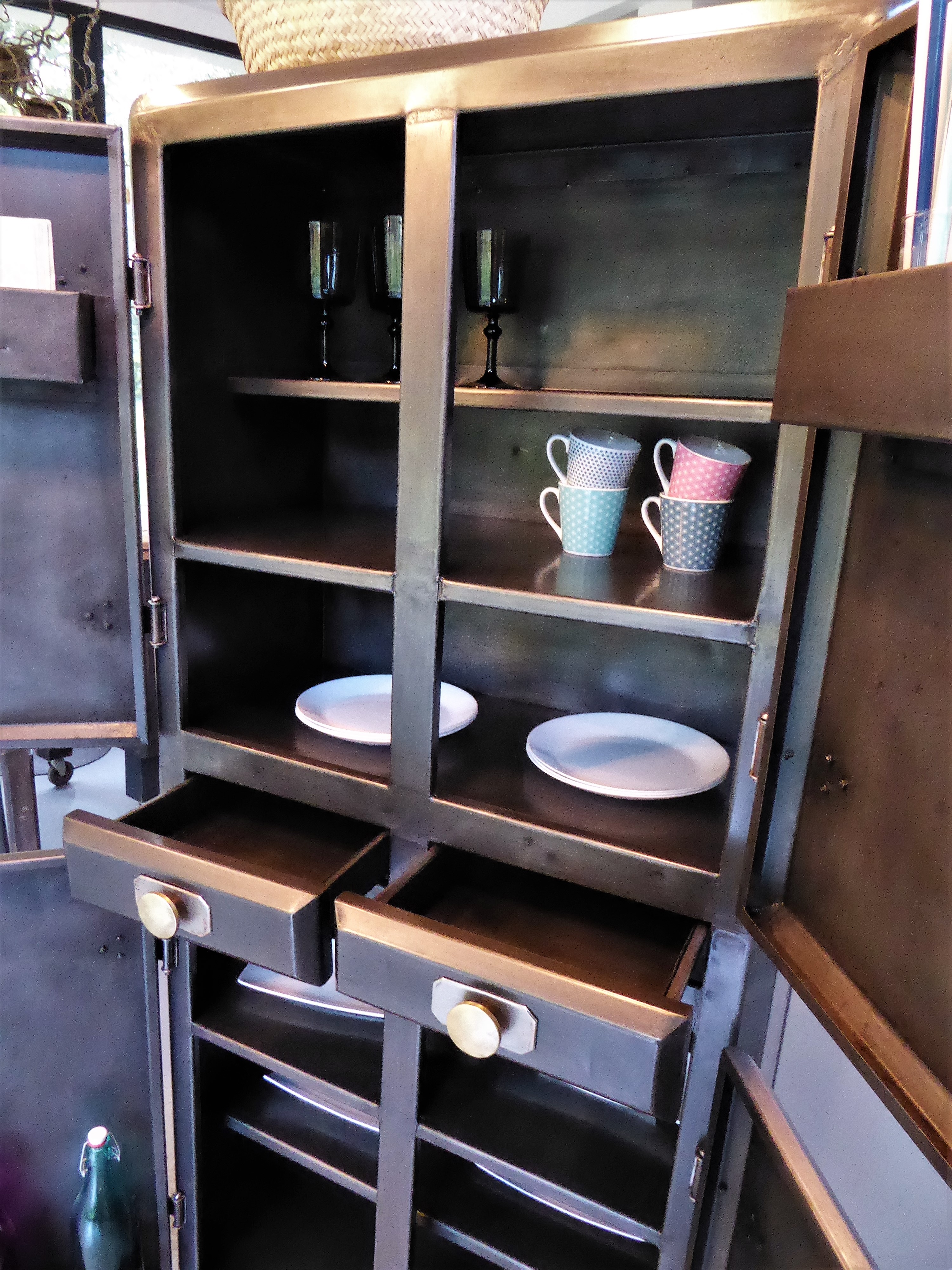 armoire vintage en métal