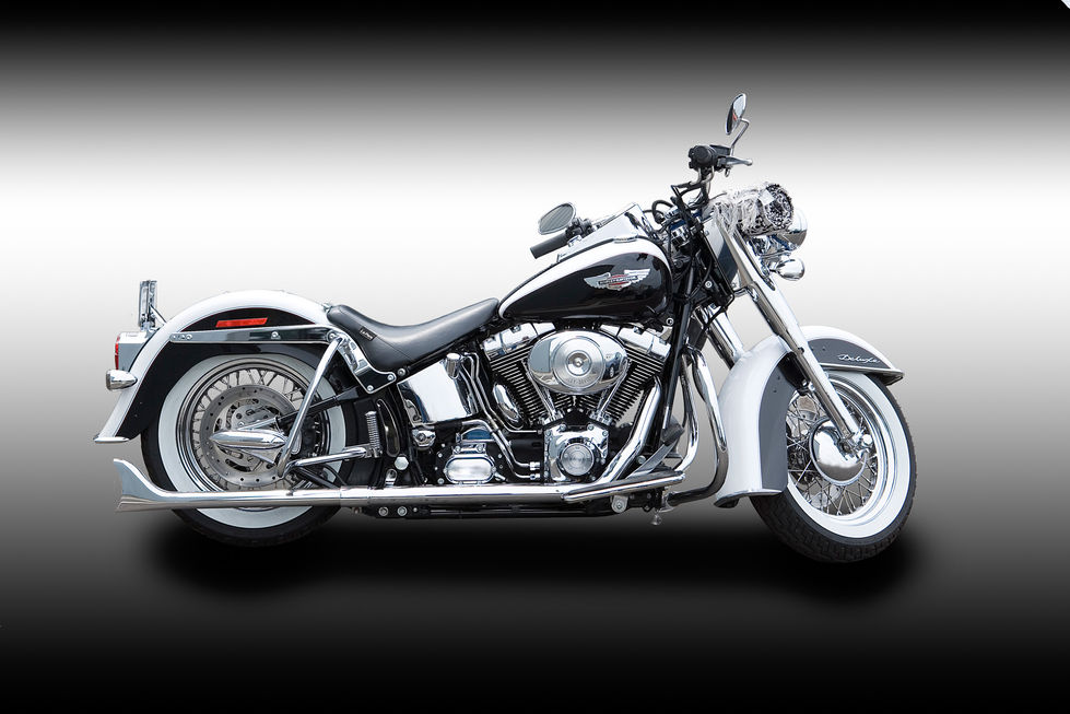01_A_Cycle_BW_Harley_B