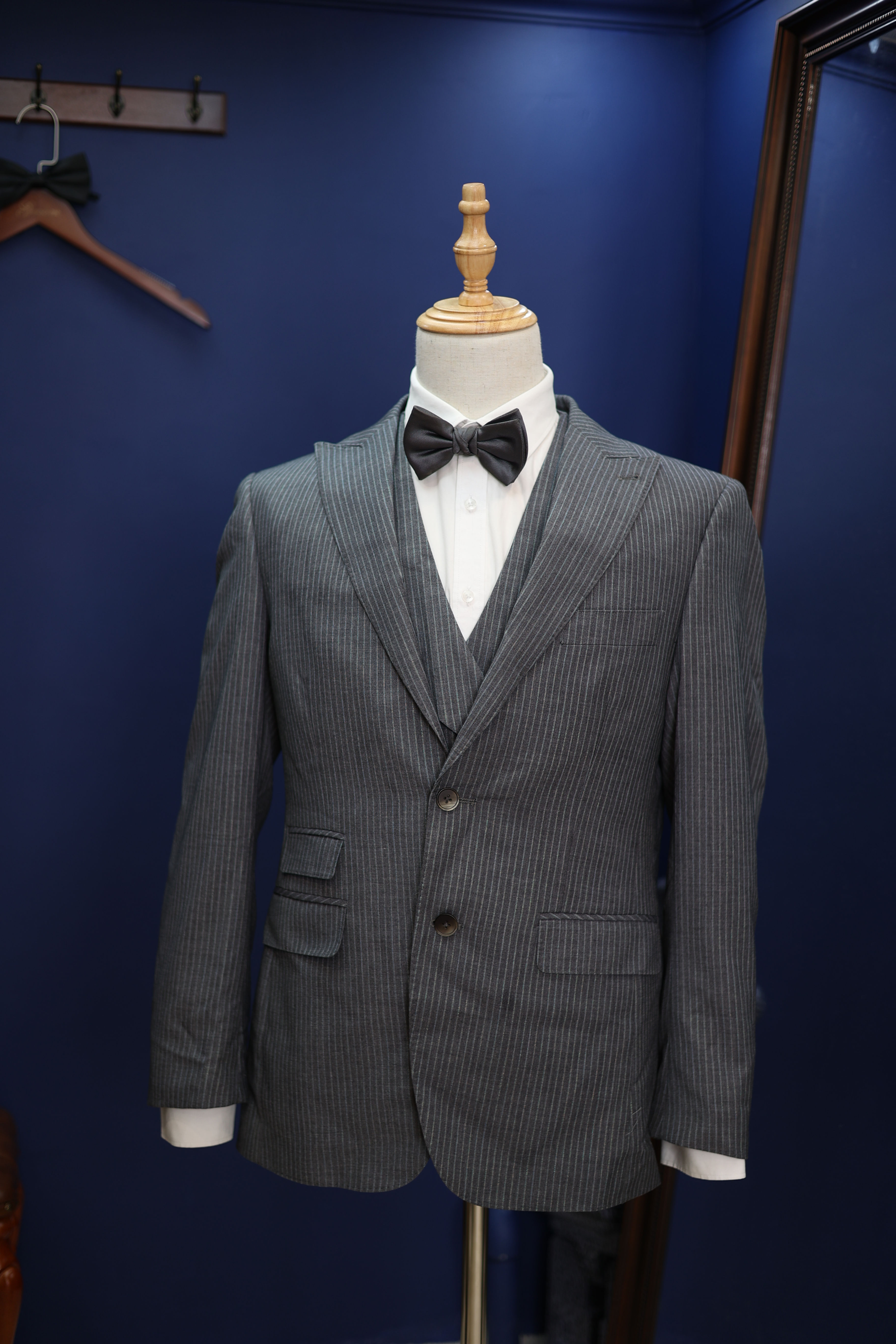 MS016深灰色直紋劍領特式口袋三件套禮服 SIZE 50