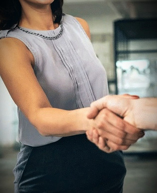 hand-shake-arrow_edited.jpg