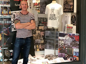 Booking signing at HMV