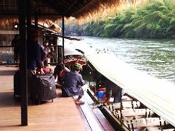 Floathouse no rio Kwai