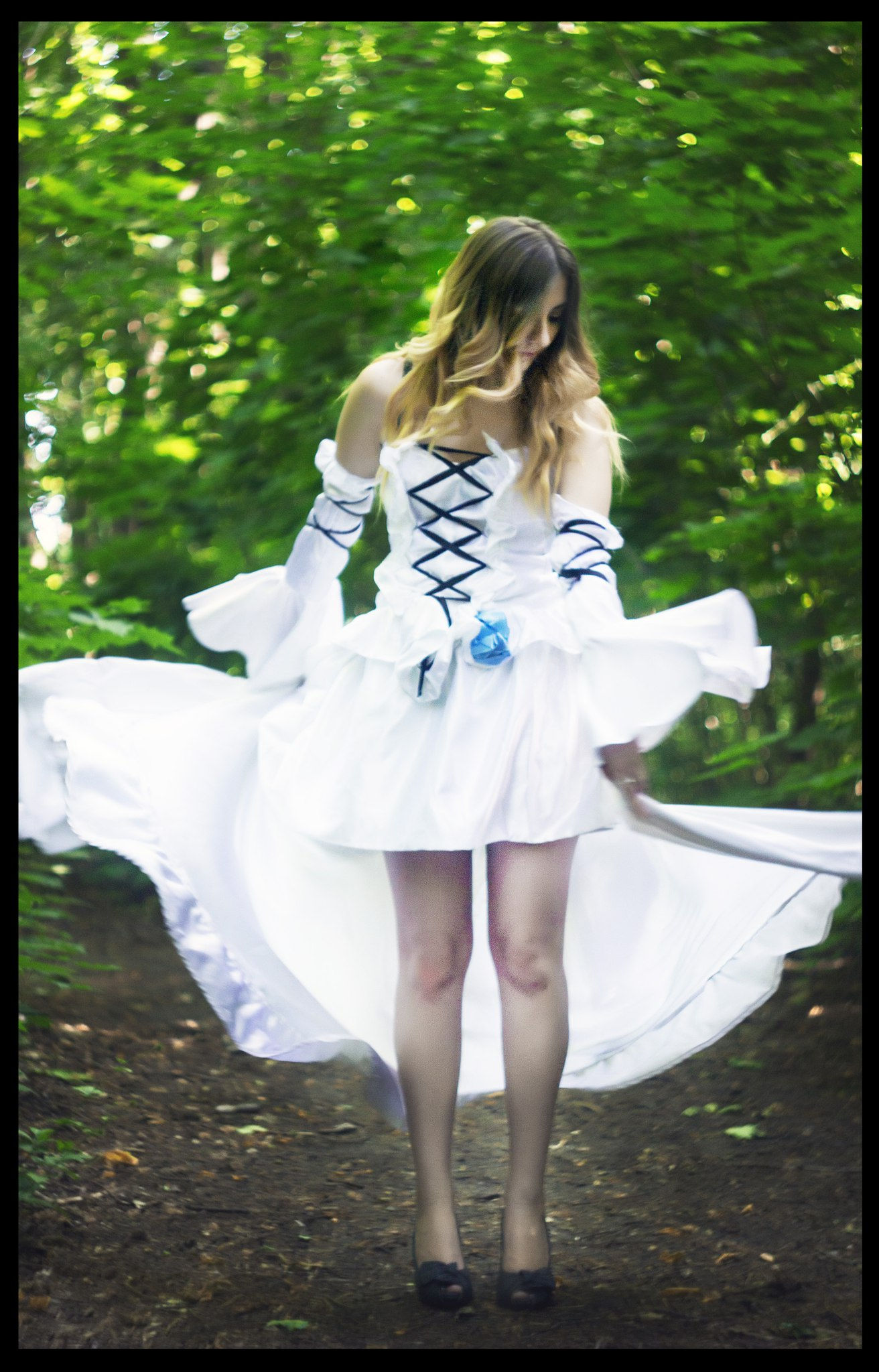 Белое платье-трансформер со шлейфом