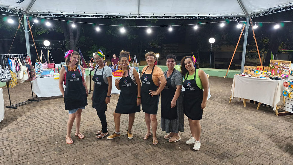 Artesãos lençoenses marcam presença no Lençóis Folia 2026