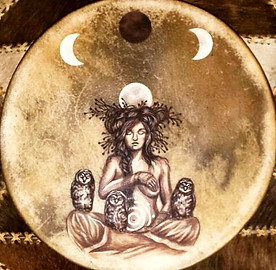 Tambor chamánico mujer de luna.jpg