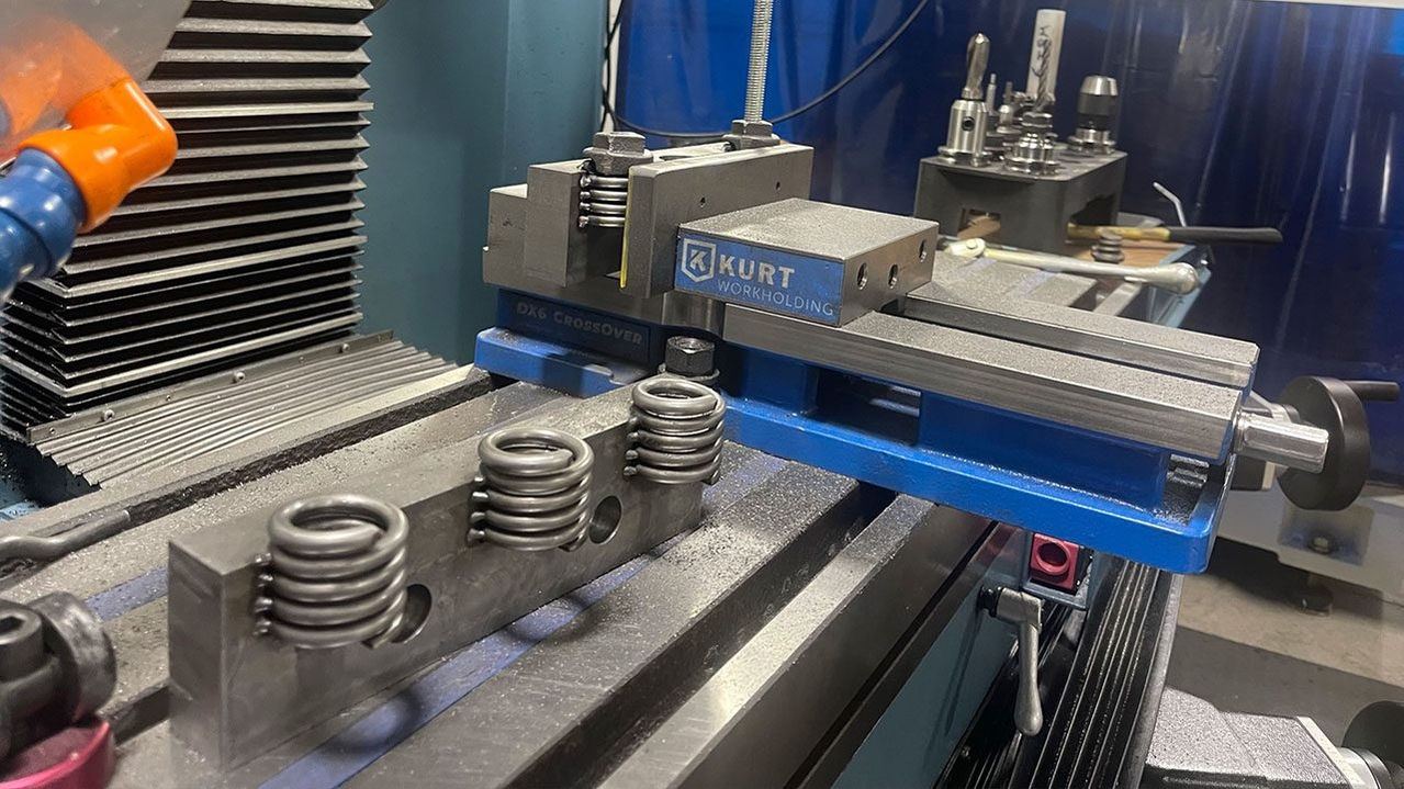 Spiral springs machine