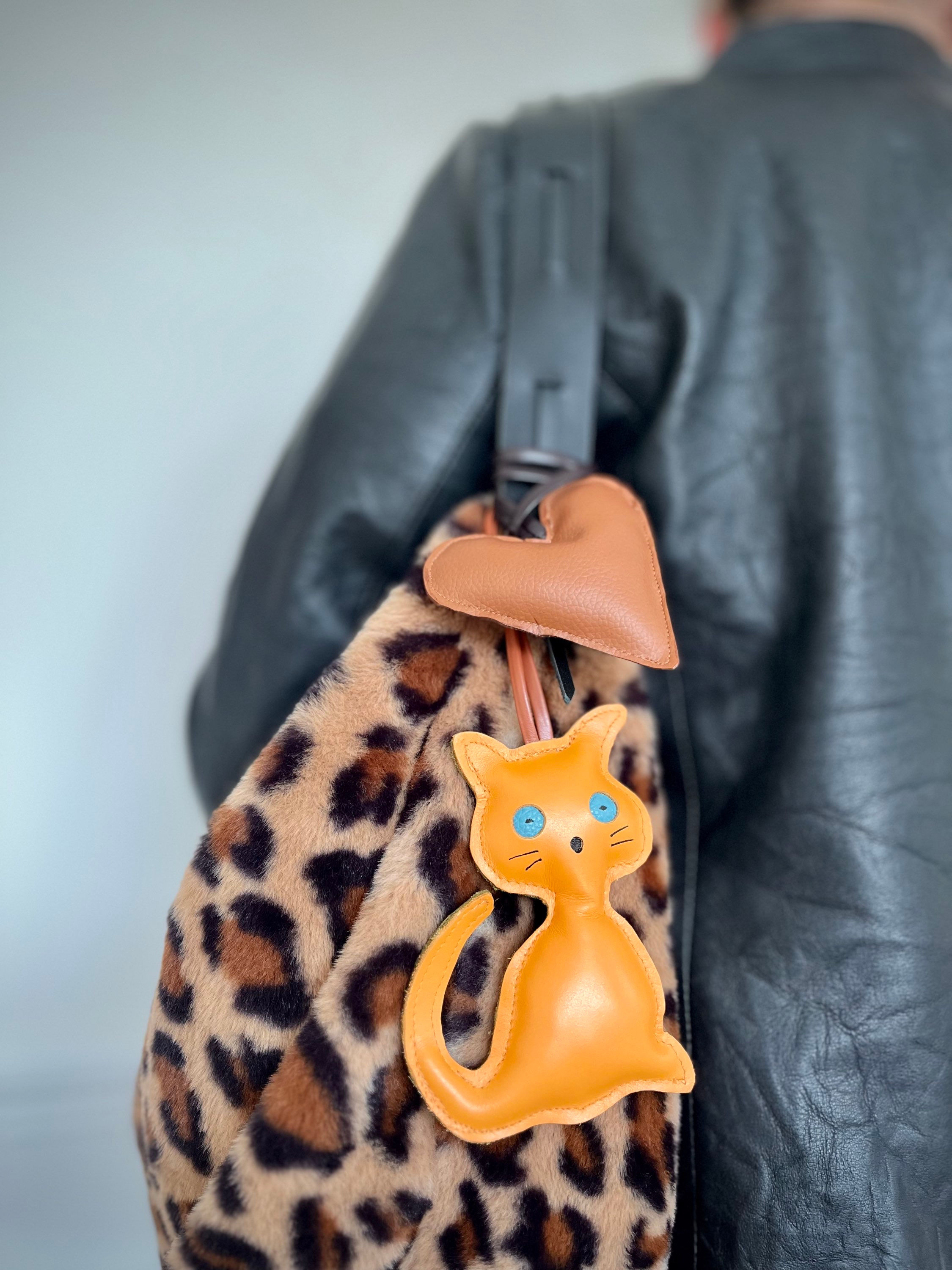 CHARMS chat en cuir marron pour porte-clé ou sac à main
