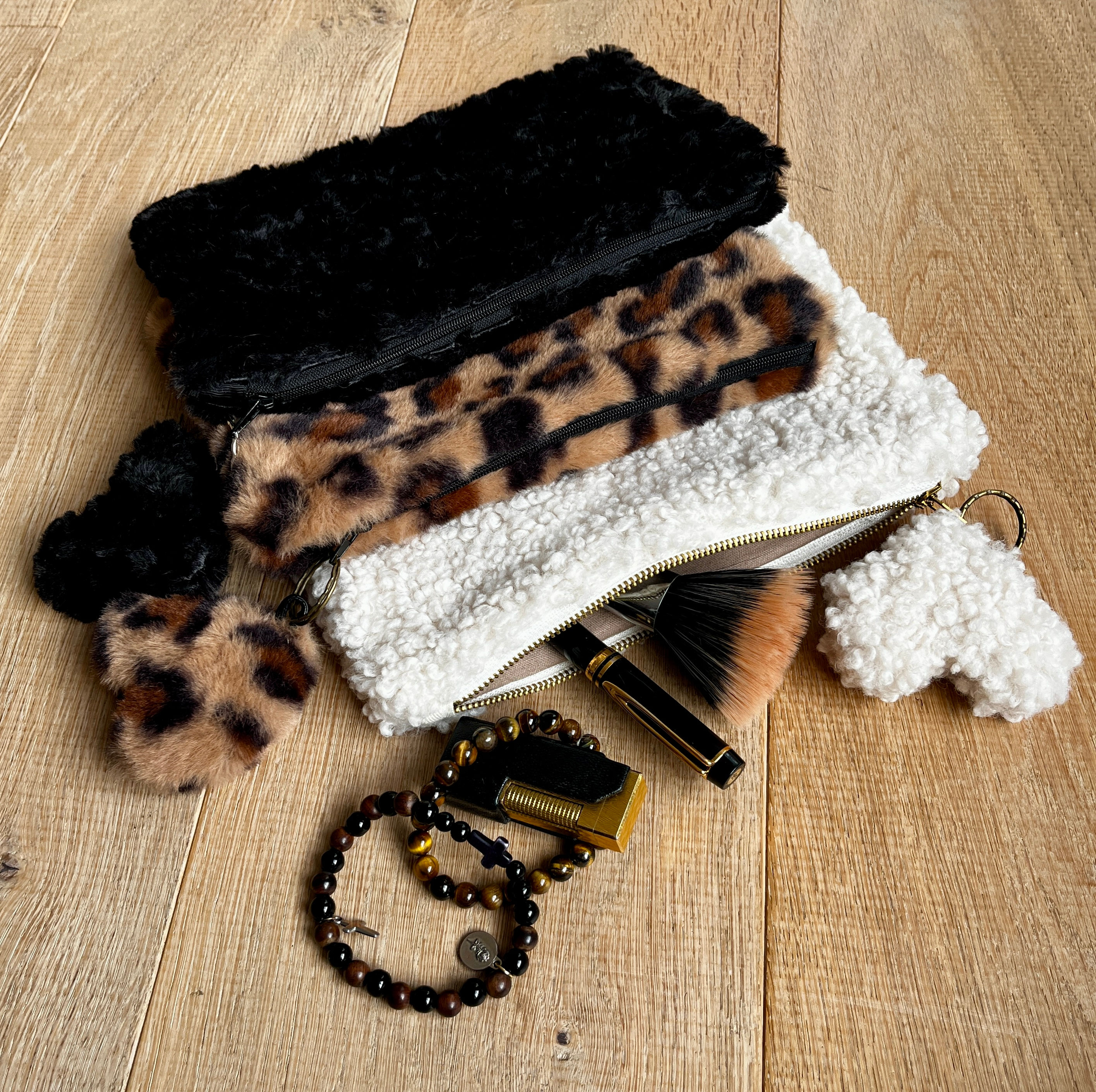 SHERPA - Pochette trousse fourrure- zip - 22 x 17 -