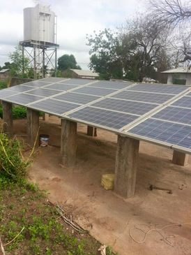 Solutions Compactes de Potabilisation de l'Eau pour Zones Rurales avec panneaux photovoltaiques