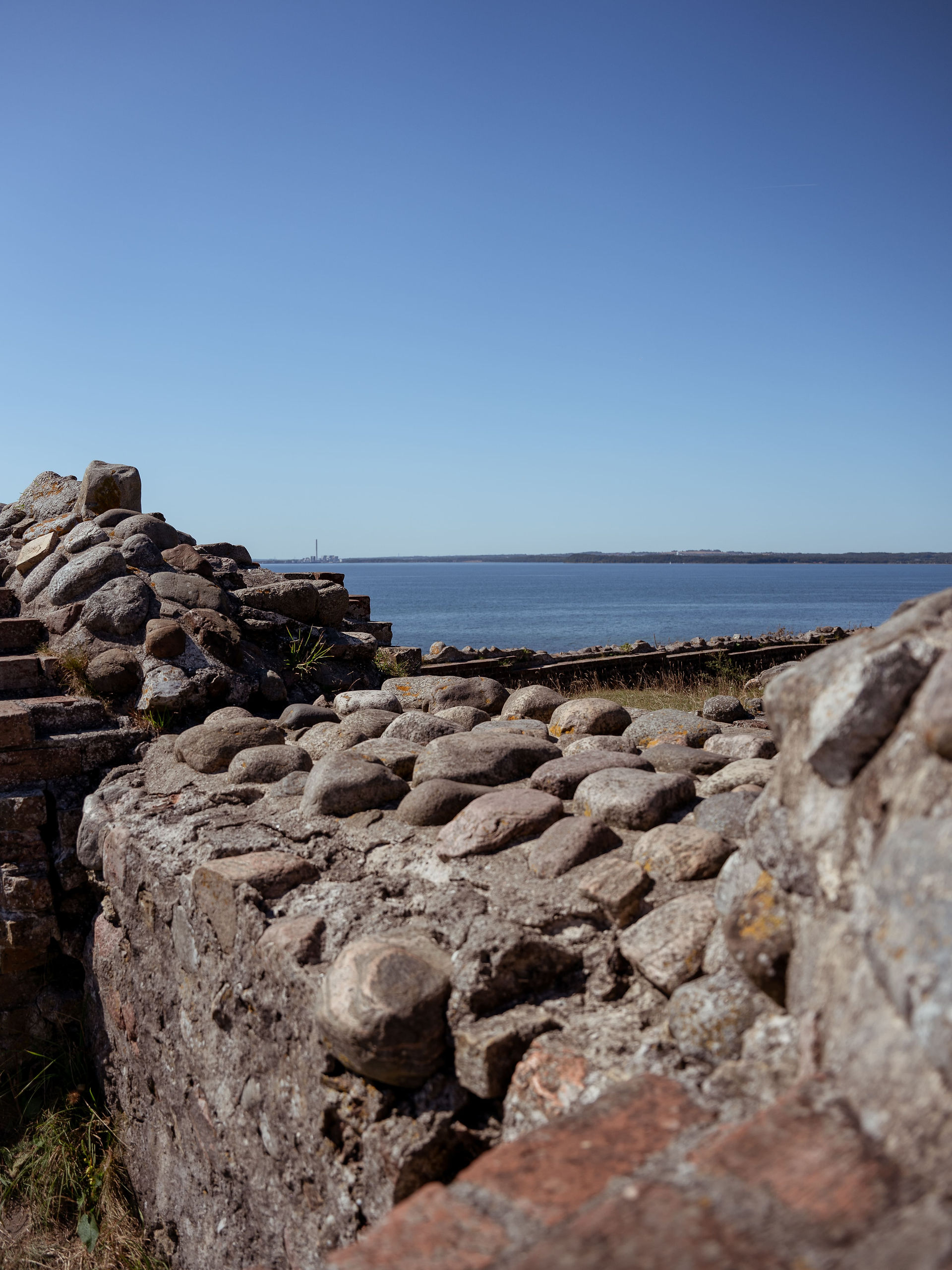 Steinmauer von Burgruine Kalø