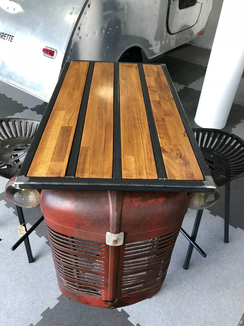 Miniature : Table capot tracteur MC CORMICK