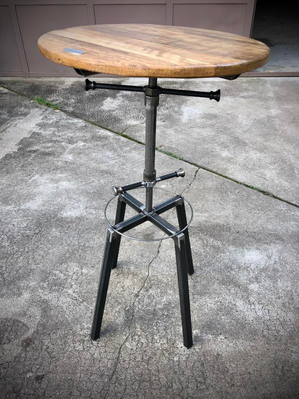 Miniature : Table bar / mange debout réglable industriel