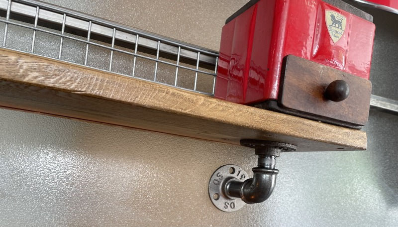 Miniature : Etagère moulins à café PEUGEOT