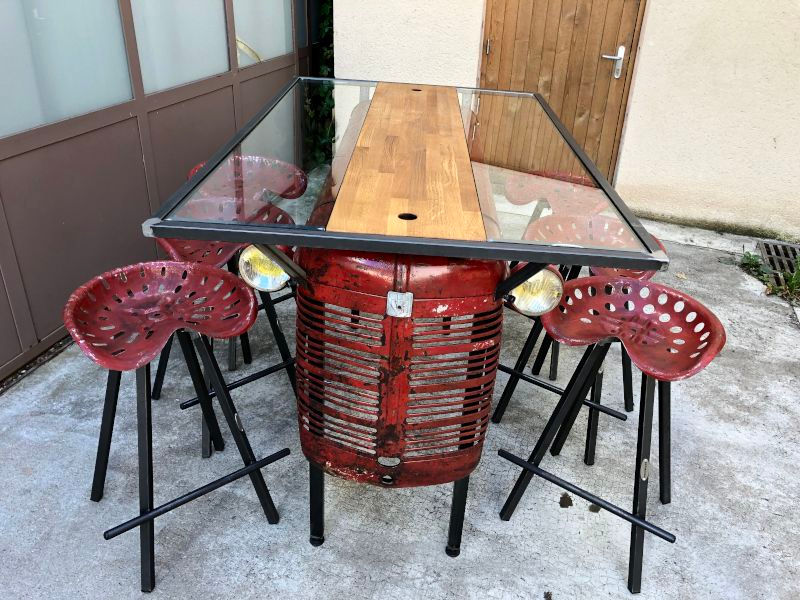 Miniature : Table capot tracteur MC CORMICK 6 Places