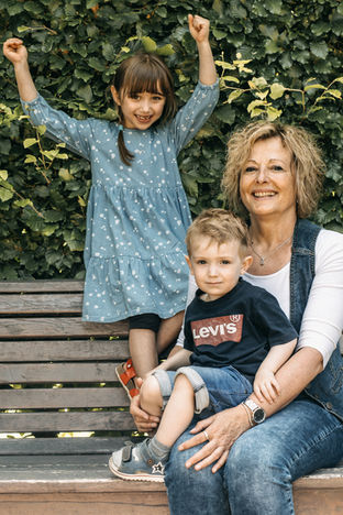 familyshooting-familie-kinder-eltern-großeltern-einnerung-momente-für-die-ewigkeit-hamburg-outdoor-liebe-mascha-pohl-map-fotodesign