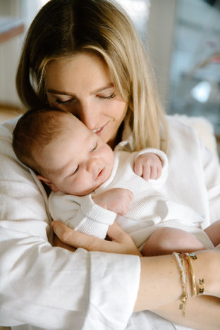 babyshooting-newbornshooting-hamburg-baby-maschapohl-fotografin-familienmomente-liebe-emotion-nähe