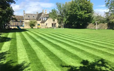 Lawn care & Maintenance in Aberdeen, Aberdeenshire & North East Scotland: Time to get a freshly cut lawn