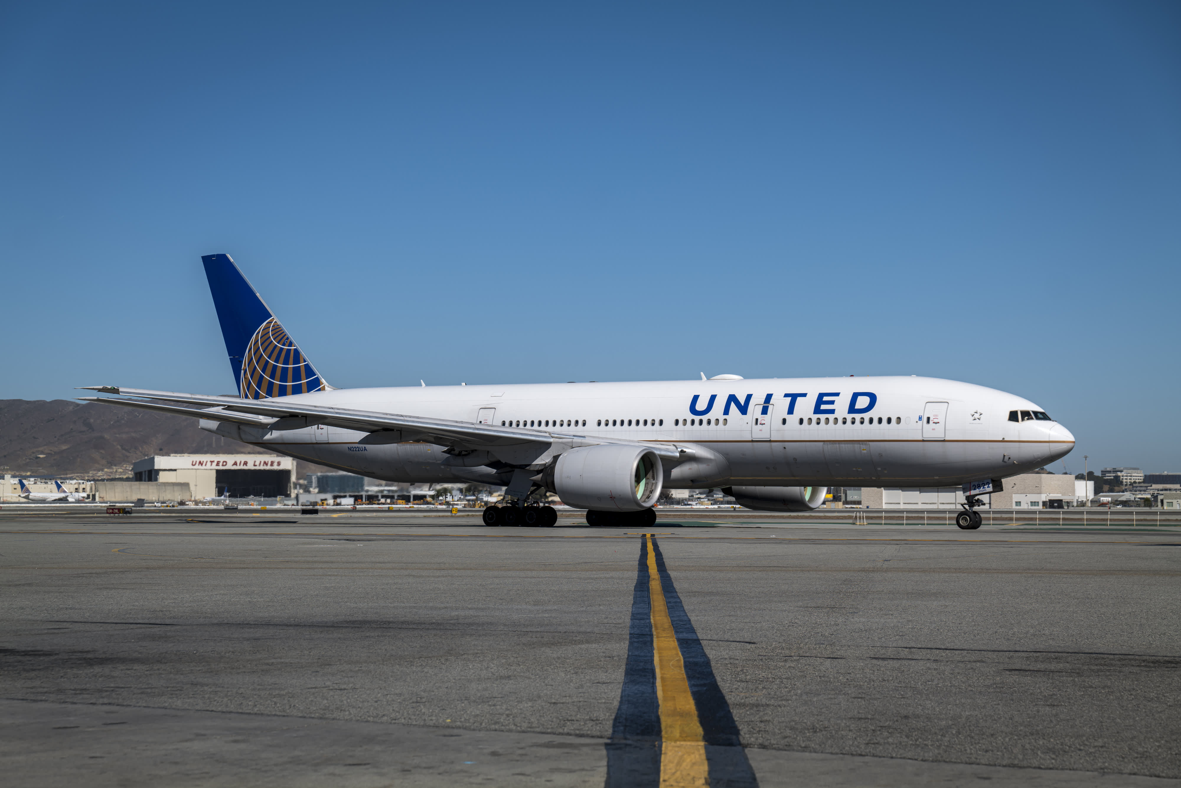 Boeing 777 United Airlines