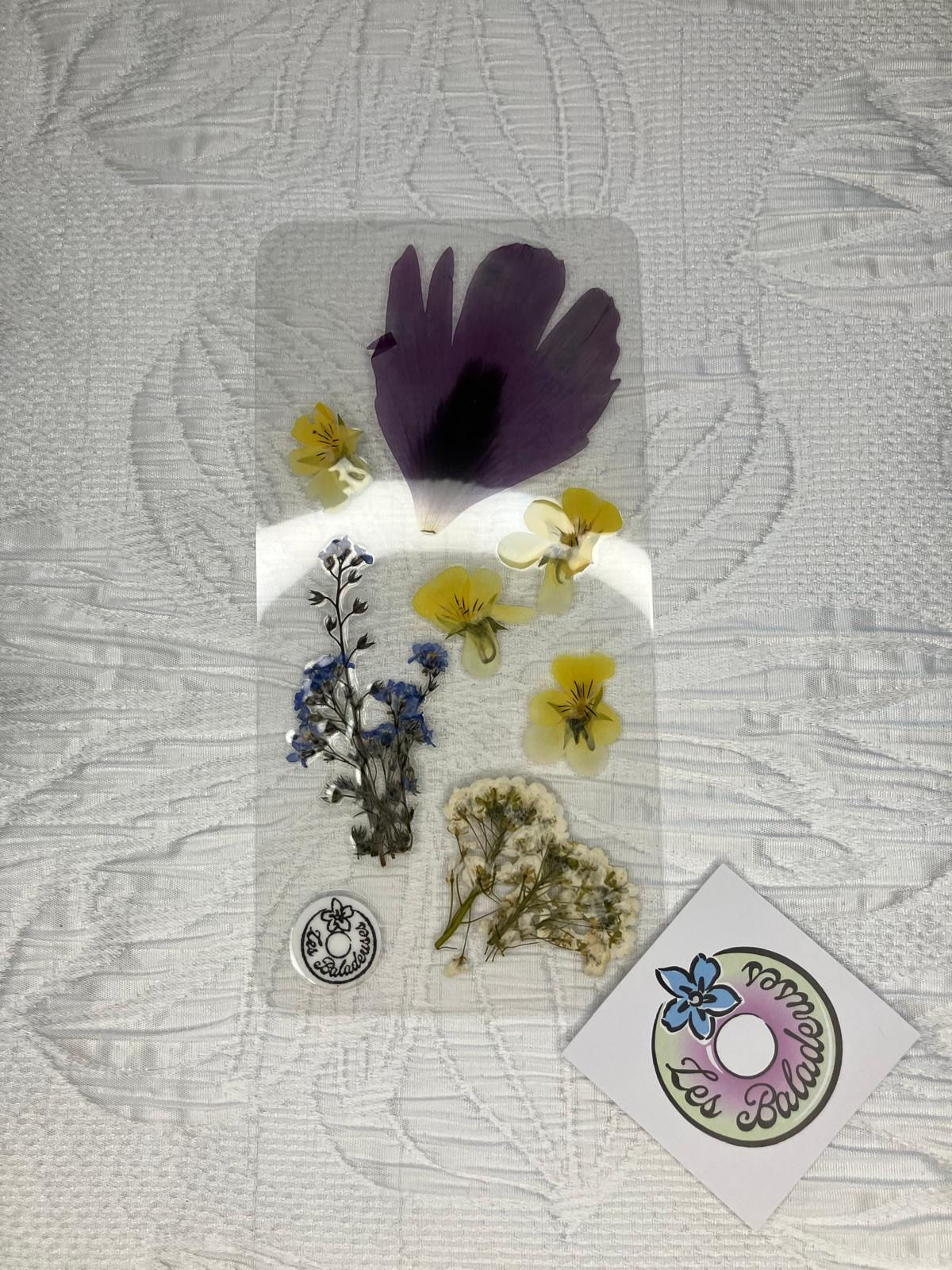 Marque-page transparent avec fleurs pressées, détail produit, Lot de 3 Marque-pages fleuris à l'unité - 10