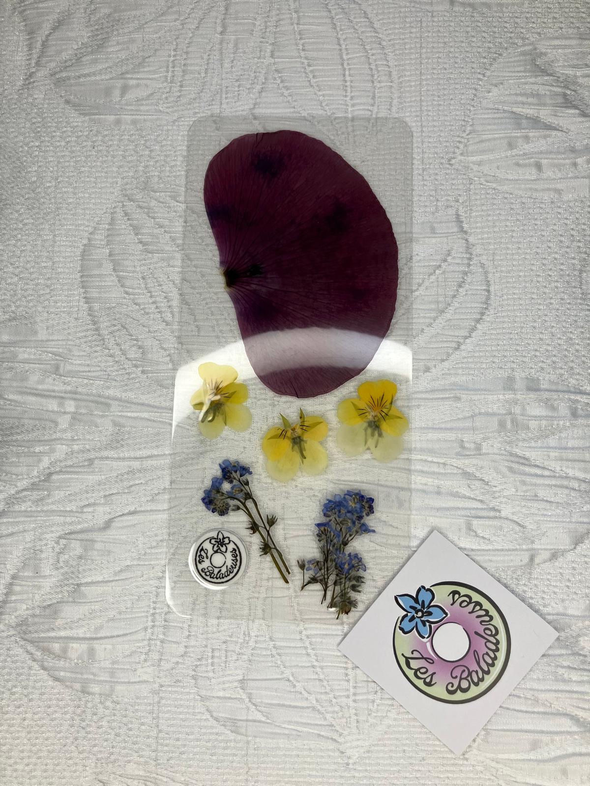 Marque-page transparent avec fleurs pressées et texte. Lot de 3 Marque-pages fleuris à l'unité - 10