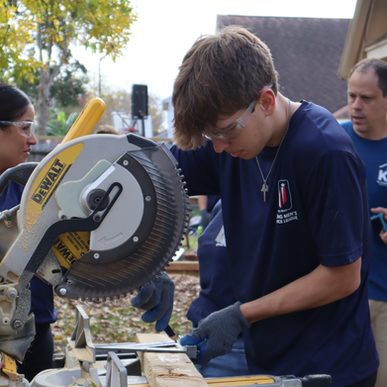 Nonprofit vs. For‑Profit Construction: What Really Sets Them Apart?