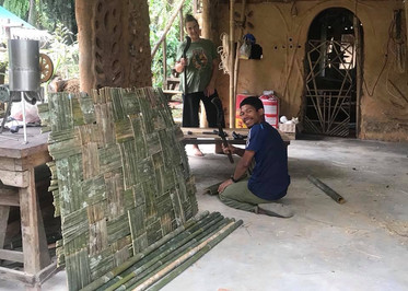 Bow and Martha: DinDaeng's founders
