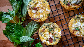 PROTEIN EGG BITES WITH SUN-DRIED TOMATOES AND SPINACH