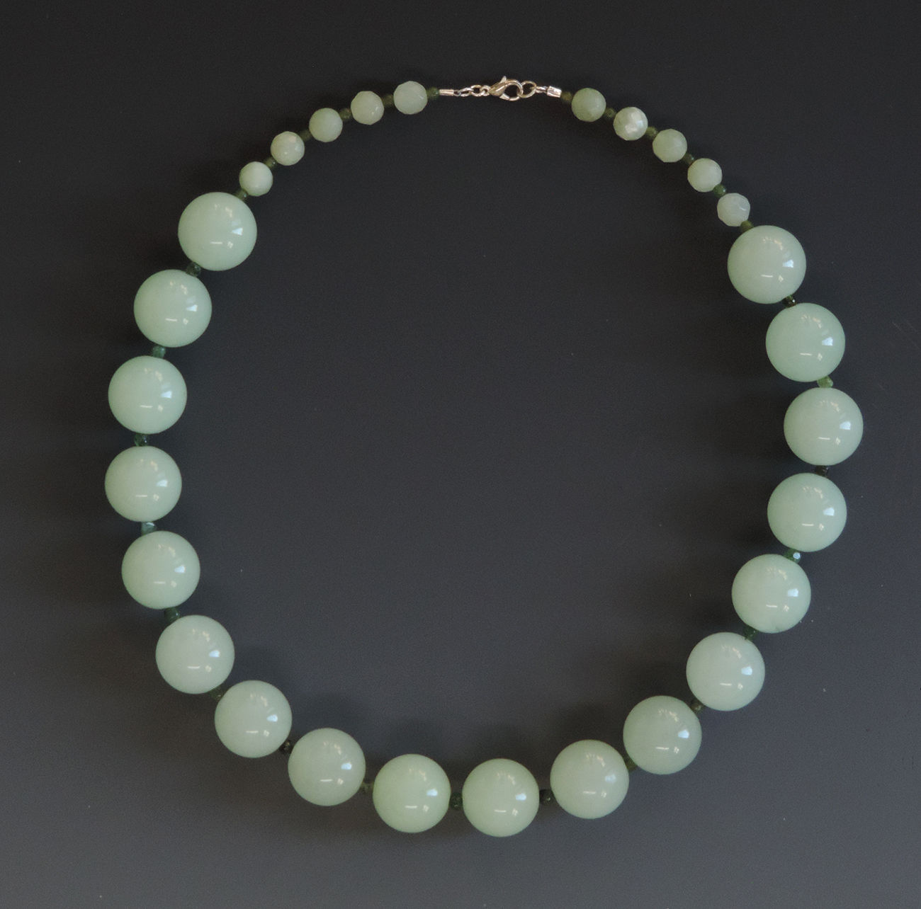 'Jade' globe necklace