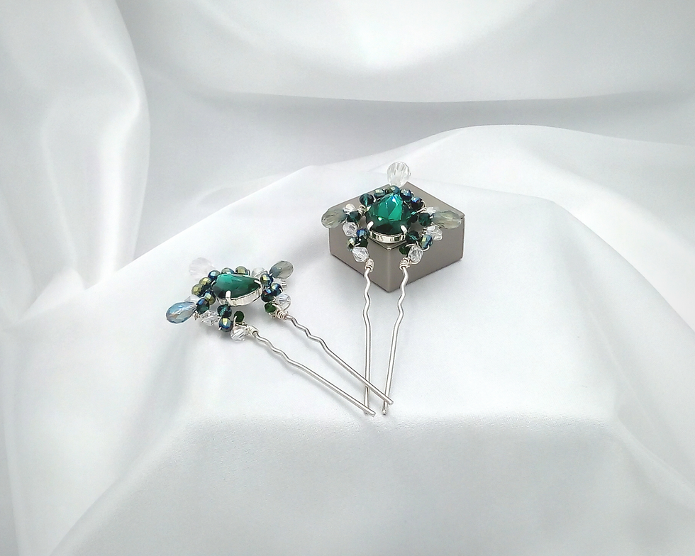 Thumbnail: Emerald Green Wedding Prong Hair Pins