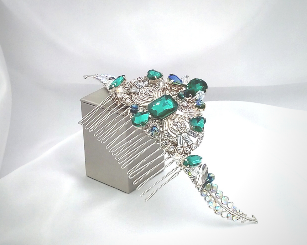 Thumbnail: Emerald Green Crystal Wedding Hair Comb